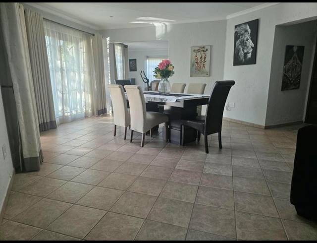 4 BEDROOM PROPERTY TO RENT IN SUNNINGHILL